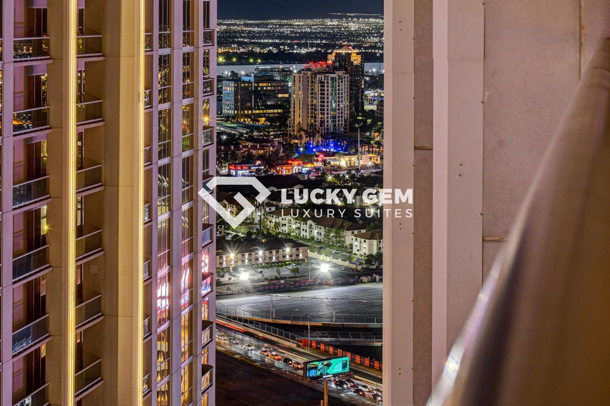 Lucky Gem Penthouse & Luxury Suites At Signature Resort, Balcony Strip View 3505 Las Vegas Extérieur photo